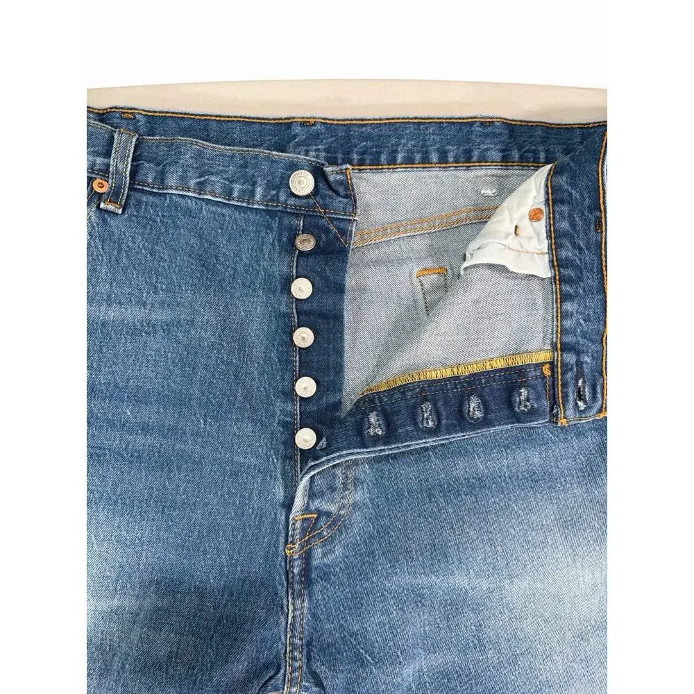 Levi’s 501 Men’s Button Fly Jeans W42 L31 Straight Leg Medium Wash Distressed